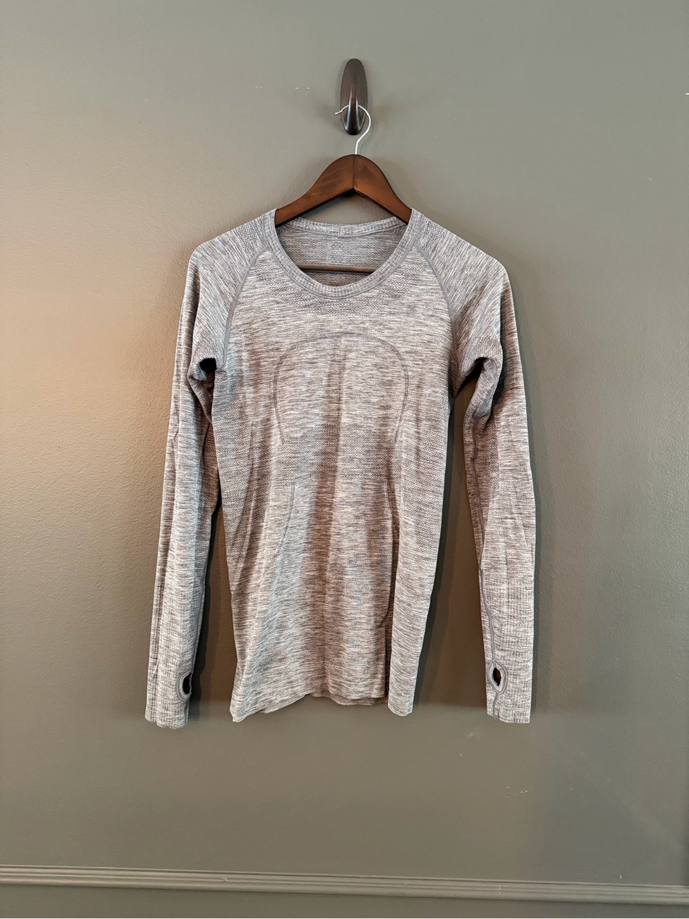 lululemon athletica Heather Gray Long Sleeve Top